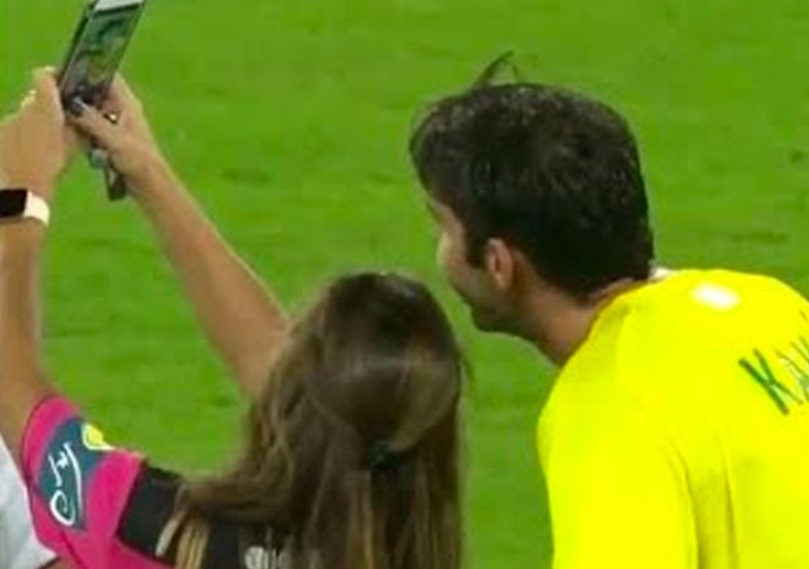 momen-kejadian-lucu-wasit-di-lapangan