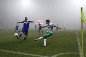 ketika-cuaca-ekstrem-ganggu-pertandingan-bola