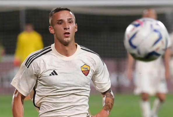 as-roma-andalkan-kombinasi-pemain-senior-dan-akademi