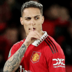 manchester-united-akhirnya-berhasil-jual-antony
