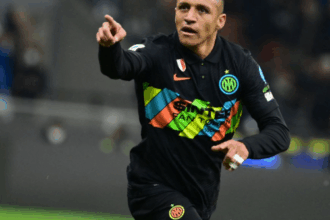 alexis-sanchez-resmi-bergabung-tim-sepak-bola-top-spanyol