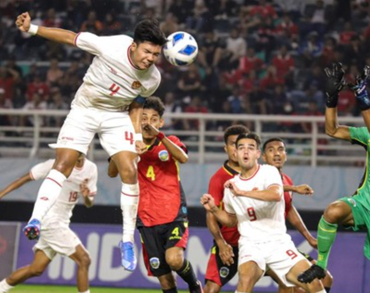 Cara Melatih Heading dalam Sepak Bola