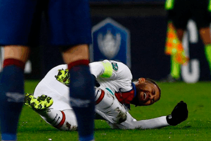 var-dan-injury-time-dalam-sepak-bola