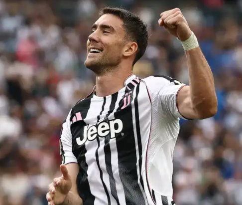 target-mengejutkan-barca-musim-ini-dusan-vlahovic
