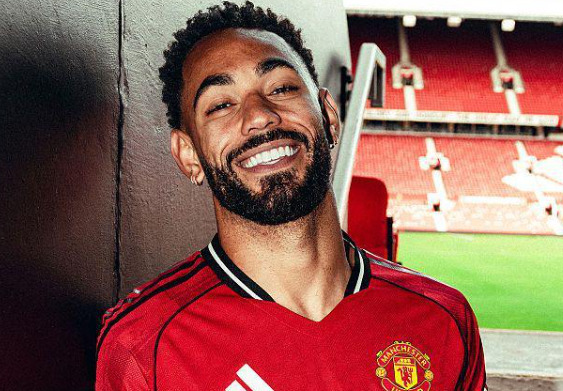 peforma-hebat-matheus-cunha-di-man-united