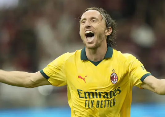 peforma-pemain-luka-modric-di-san-sino