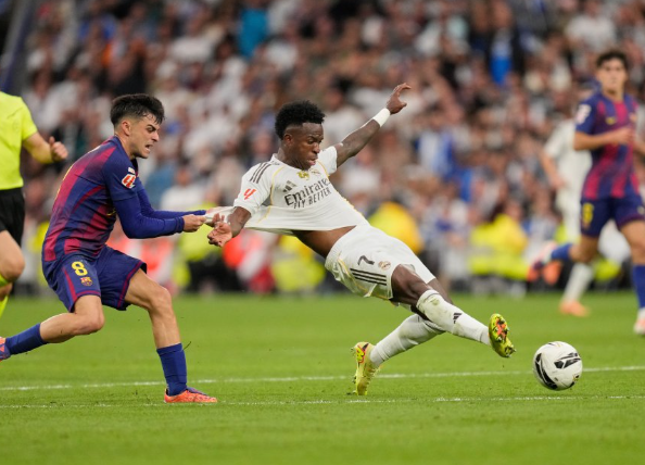 alasan-pedri-bisa-terkena-kartu-merah-di-el-clasico