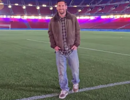 lionel-messi-dikabarkan-mengunjungi-camp-nou