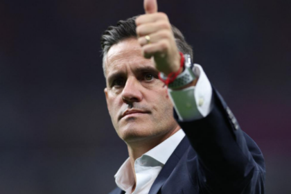 john-herdman-akan-temukan-gelandang-yang-hebat
