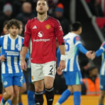 MU Diminta Untuk Tidak Menjual Bek Kesayangan Mourinho