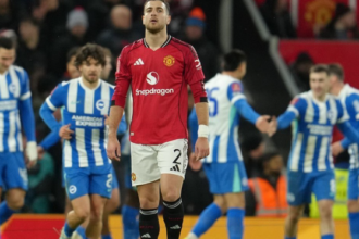 MU Diminta Untuk Tidak Menjual Bek Kesayangan Mourinho