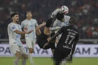 Persib Dominasi, Borneo & Persija Kejar Ketat